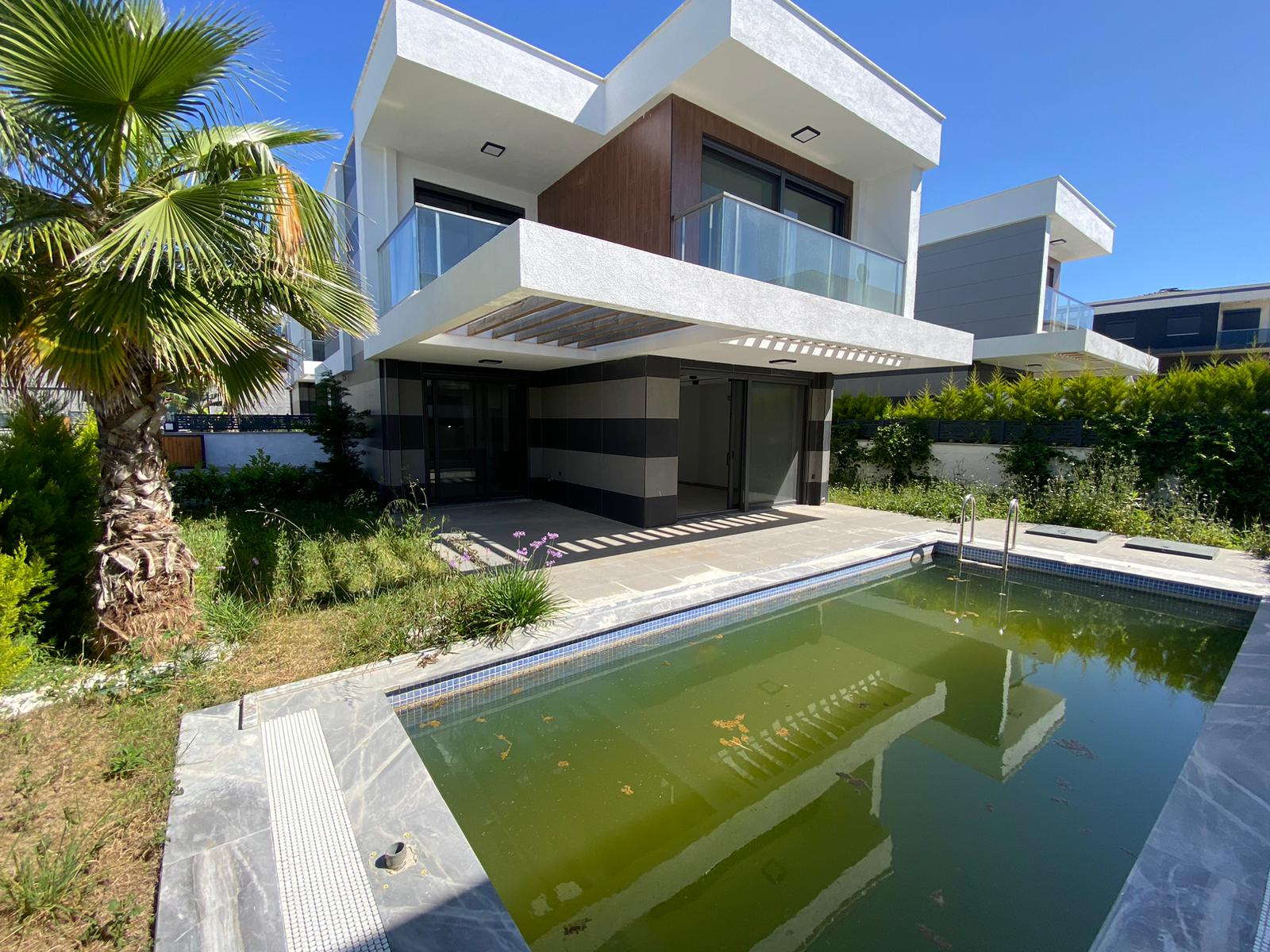 7295 VILLA WITH LARGE GARDEN - <span class=
